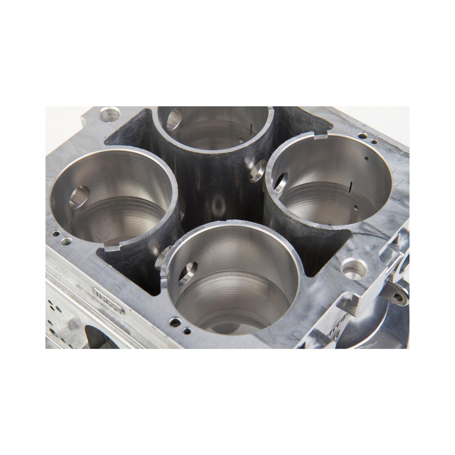 Gen 3 Ultra Dominator Carburetor Black 1050 CFM 4500 Mechanical Secondaries Idle Air Bleed Size 57.0 Shiny Gasoline Holley