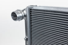 Load image into Gallery viewer, CSF Porsche 955/957 Cayenne / Audi Q7 / VW Touareg Heavy-Duty Performance Radiator