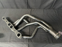 Load image into Gallery viewer, OPEN BOX - Hedman Hedders 78030 Long-Tube Headers For 62-74 MOPAR B &amp; E-Body with 361-440