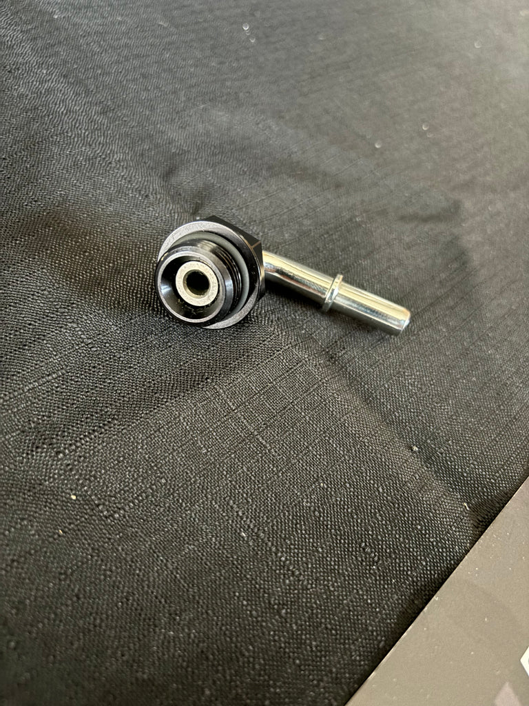 OPEN BOX - Earl's Performance -8 AN O-Ring Port Male to 5/16" Tube OE Style Quick Connect 935085ERL