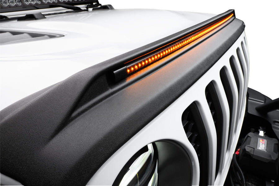 HKY_aeroskinLIghtshield_20JeepGladiatorJT_4dr_BrightWhite_3qtrClose_lighted2.jpg