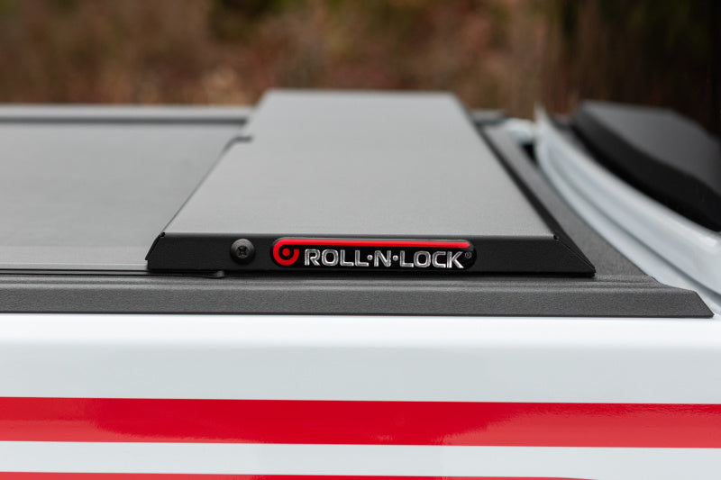 Roll-N-Lock 2020 Jeep Gladiator 5ft bed (w/ Trail Rail System) M-Series Retractable Tonneau Cover