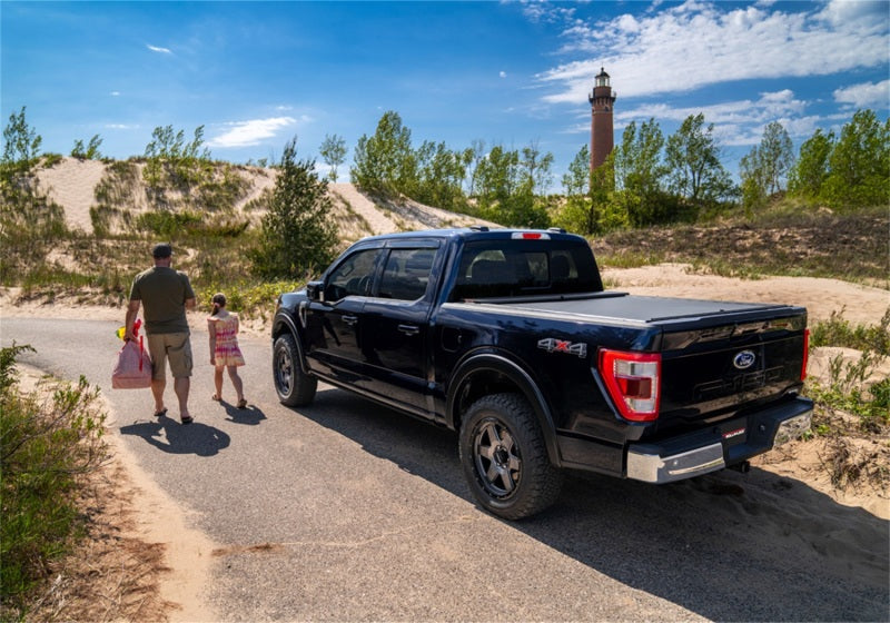 Roll-N-Lock 17-19 Ford F-250/F-350 Super Duty SB 80-9/16in M-Series Retractable Tonneau Cover