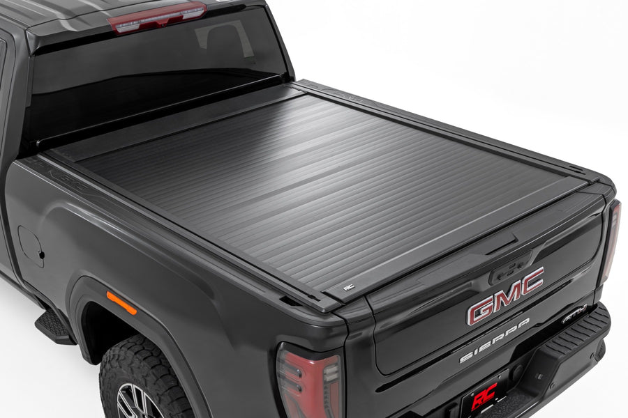 Manual Retractable Bed Cover | 6'9" Bed | Chevy/GMC 2500HD/3500HD (20-26)